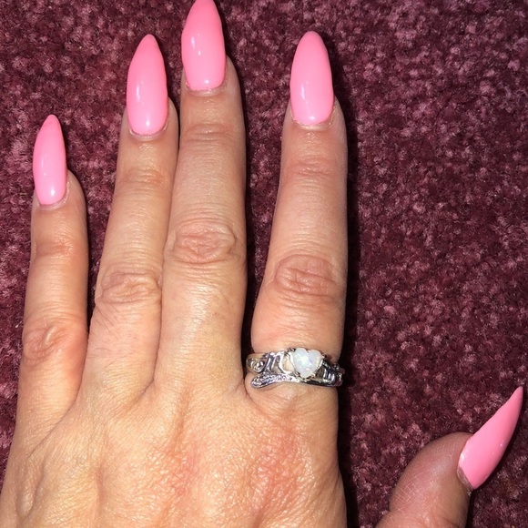 Mom statement ring - Picture 2 of 4